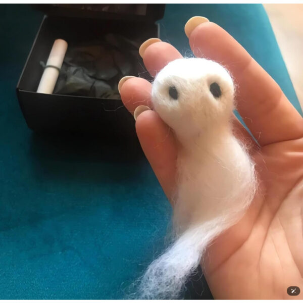 Adote um fantasma – fantasma de bolso pequeno fofo com um pequeno pergaminho, boneca fantasma de pelúcia  Pronta Entrega - Imagem 9